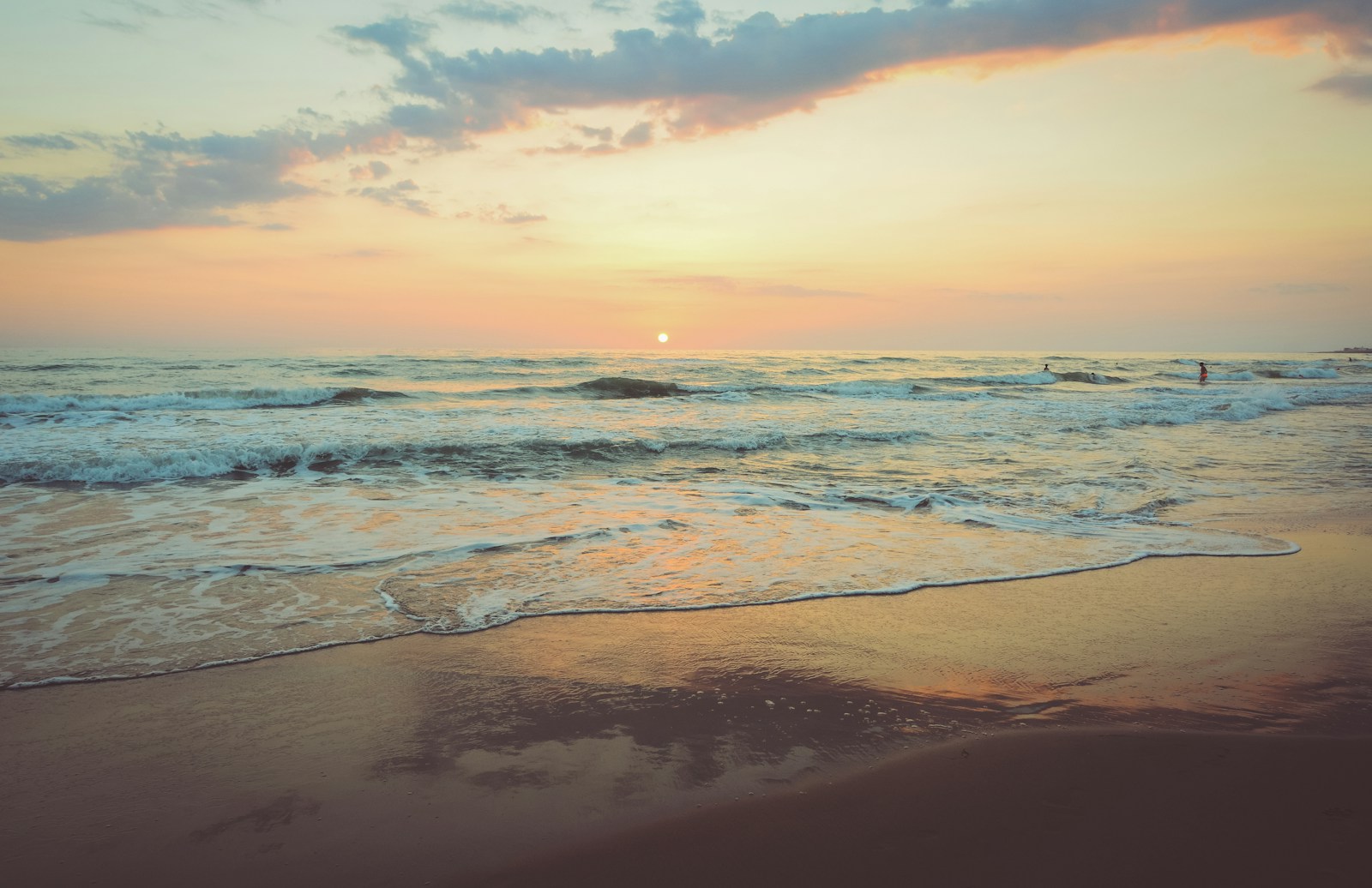 A quiet sandy coastline